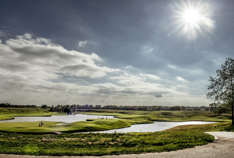 Clive’s Commentary: Paris in the Spring is Perfect for Lovers (of Golf)