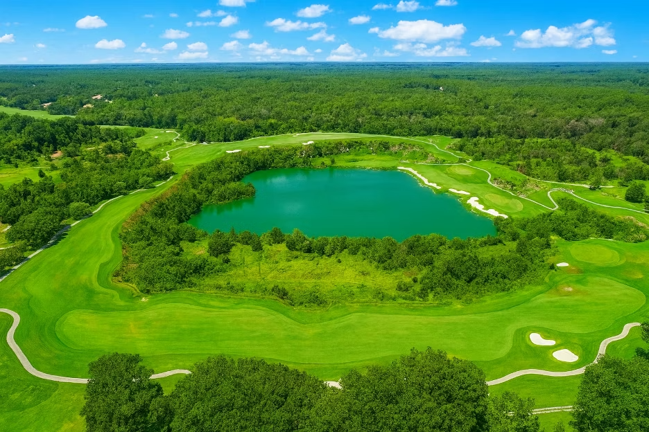 The Last Undiscovered Diamond in Florida Can Be Found in the Hills